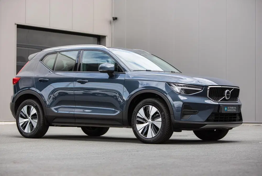 Volvo XC40 2.0 B3 Core MY2026 uit 2025, foto 2
