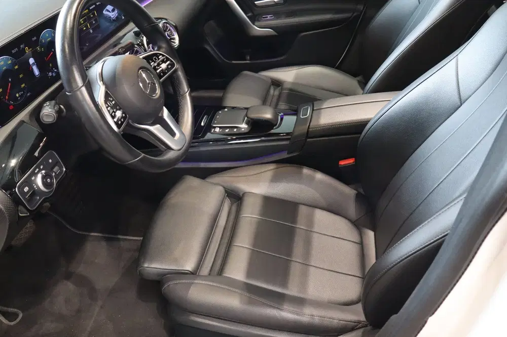 Mercedes-Benz CLA 180 Business Solutio uit 2021, foto 2