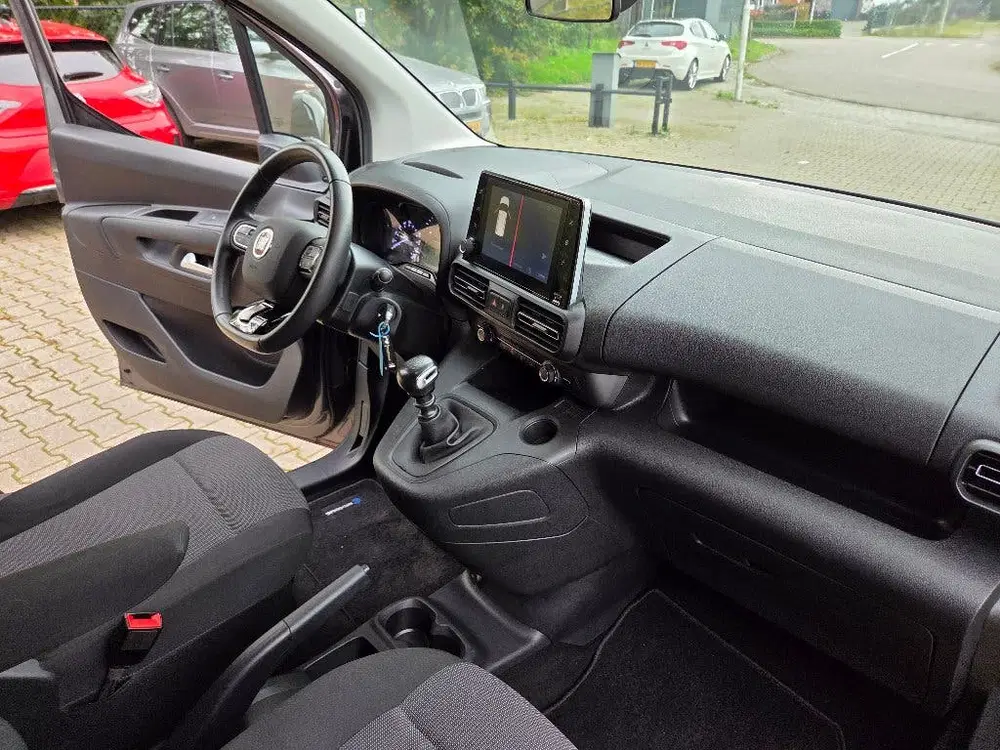 Fiat Doblo 1.5 Bluehdi 100pk S&S L1 2023 Grijs uit 2023, foto 7