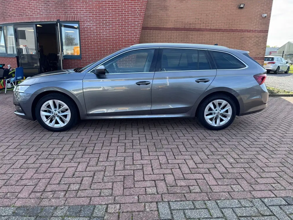 Skoda Octavia 1.0 e-TSI Business Edition Plus uit 2023, foto 10
