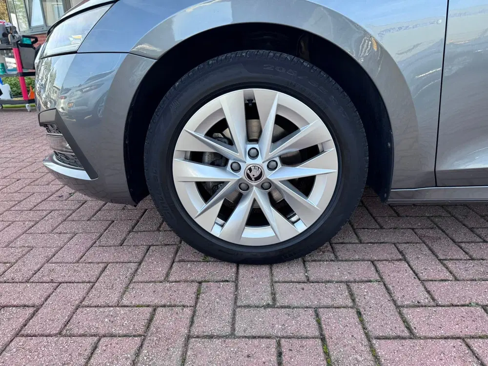Skoda Octavia 1.0 e-TSI Business Edition Plus uit 2023, foto 12