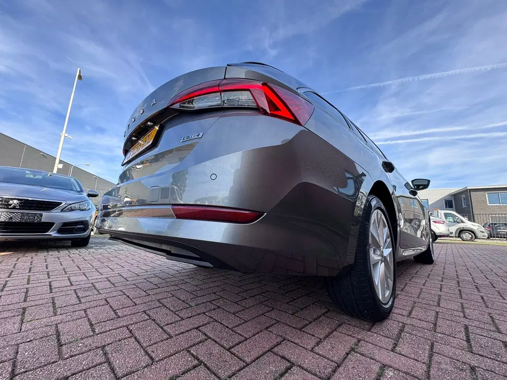 Skoda Octavia 1.0 e-TSI Business Edition Plus uit 2023, foto 13