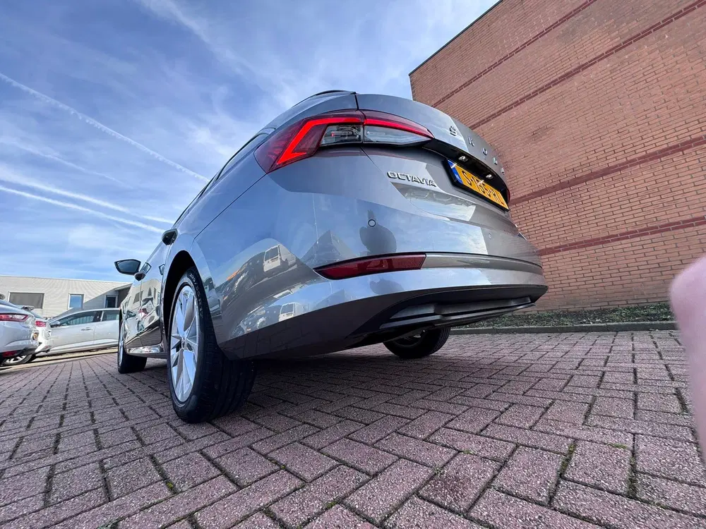 Skoda Octavia 1.0 e-TSI Business Edition Plus uit 2023, foto 14