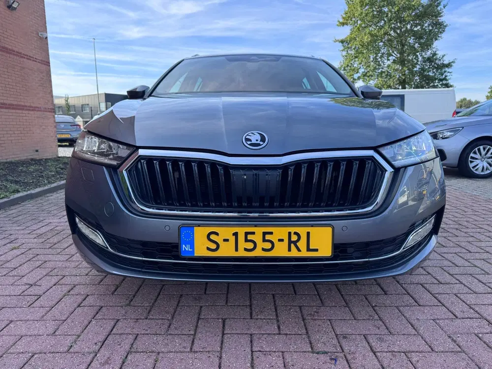 Skoda Octavia 1.0 e-TSI Business Edition Plus uit 2023, foto 2