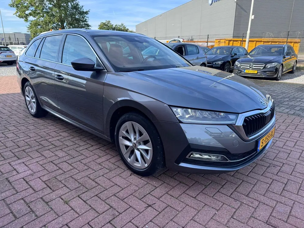 Skoda Octavia 1.0 e-TSI Business Edition Plus uit 2023, foto 3