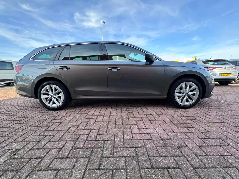 Skoda Octavia 1.0 e-TSI Business Edition Plus uit 2023, foto 5