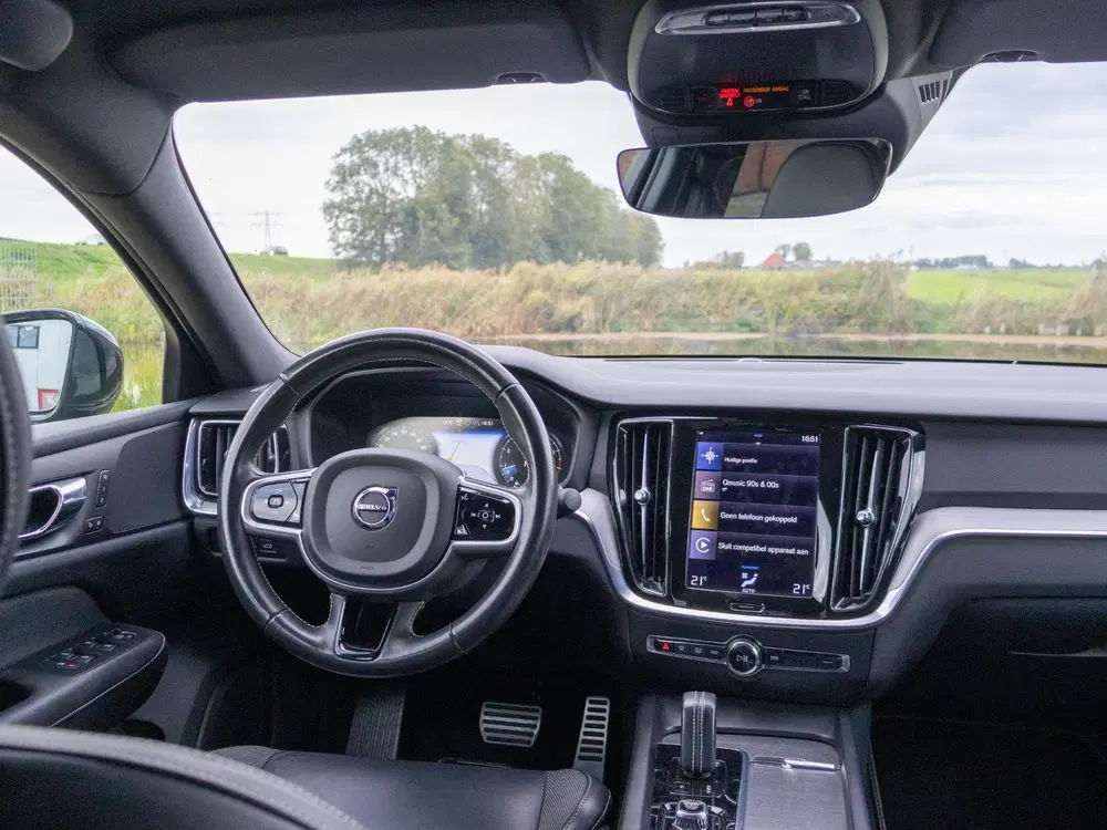 Volvo S60 2.0 B3 R-Design ACC Pilot Assist BLIS uit 2021, foto 10