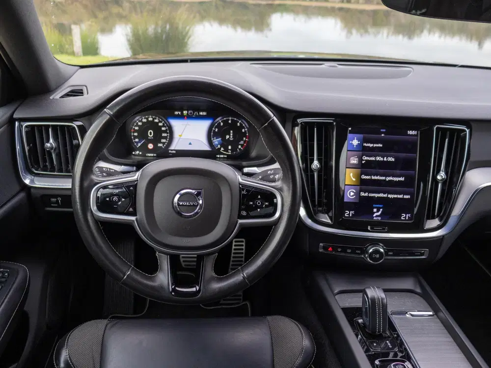 Volvo S60 2.0 B3 R-Design ACC Pilot Assist BLIS uit 2021, foto 13