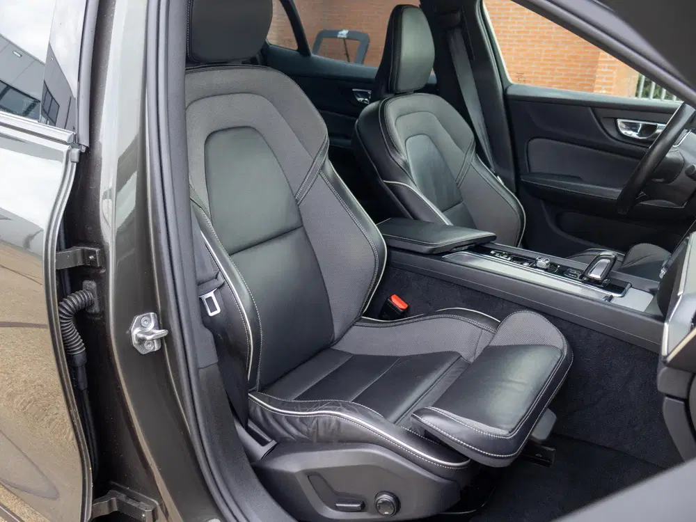 Volvo S60 2.0 B3 R-Design ACC Pilot Assist BLIS uit 2021, foto 15