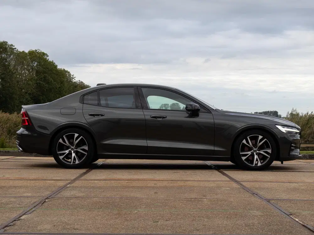 Volvo S60 2.0 B3 R-Design ACC Pilot Assist BLIS uit 2021, foto 5