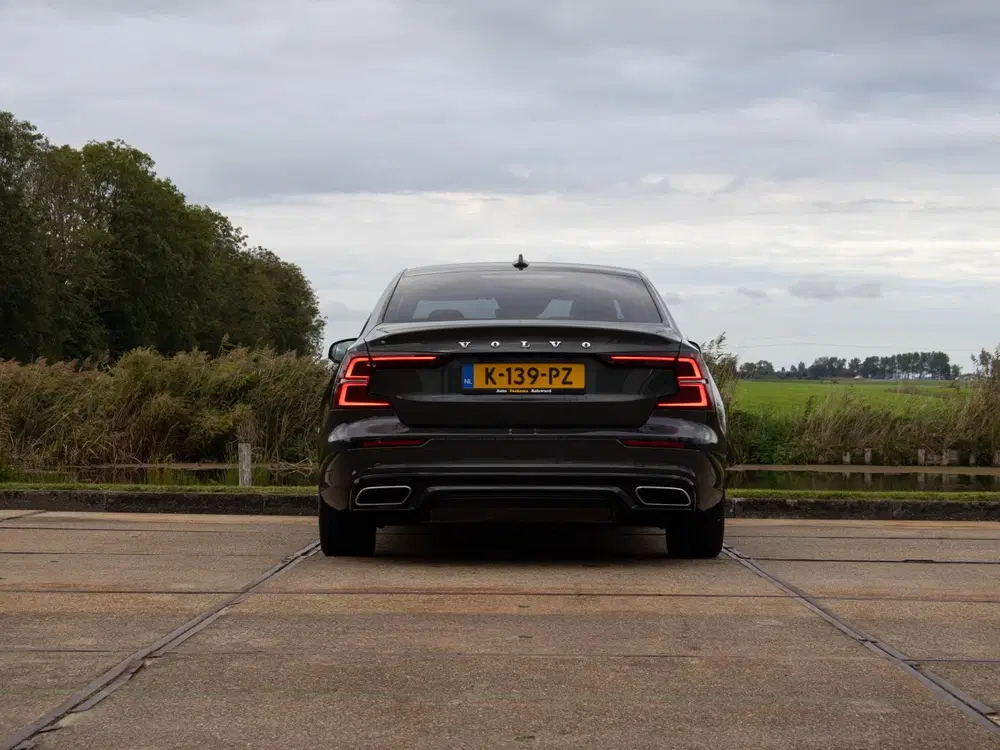 Volvo S60 2.0 B3 R-Design ACC Pilot Assist BLIS uit 2021, foto 8