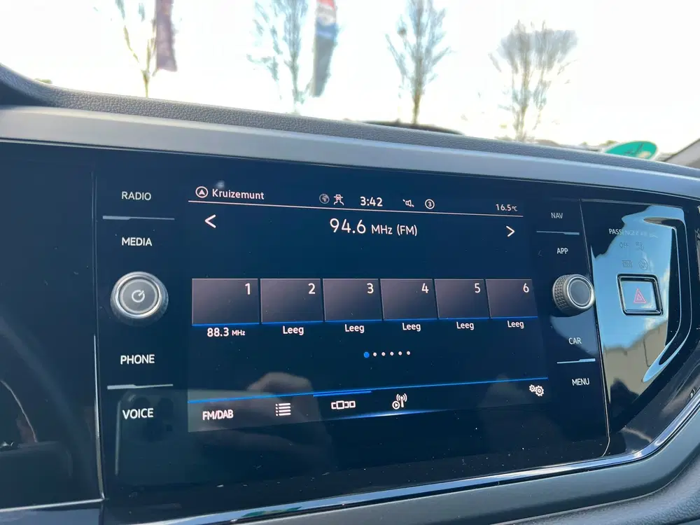 Volkswagen Taigo 1.5 TSI R-Line virtual cockpit uit 2023, foto 11