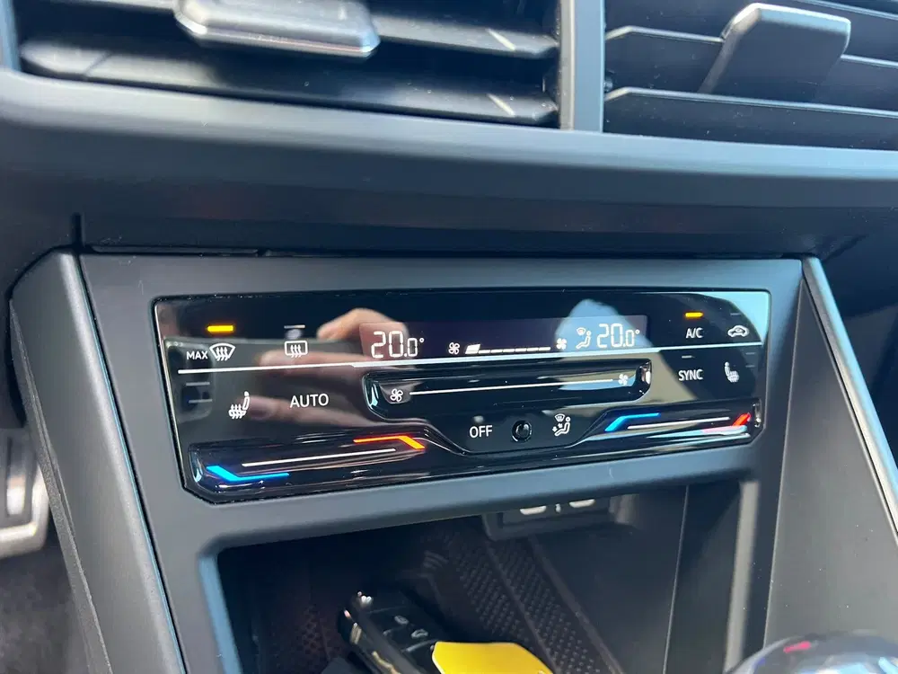 Volkswagen Taigo 1.5 TSI R-Line virtual cockpit uit 2023, foto 14
