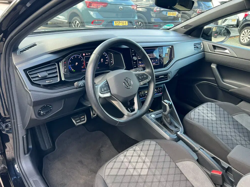 Volkswagen Taigo 1.5 TSI R-Line virtual cockpit uit 2023, foto 2