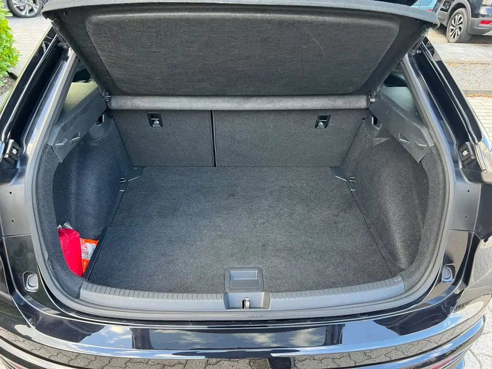 Volkswagen Taigo 1.5 TSI R-Line virtual cockpit uit 2023, foto 6