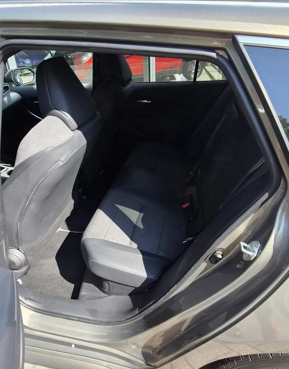 Toyota Corolla 2.0 Hybrid Business Plus uit 2024, foto 13