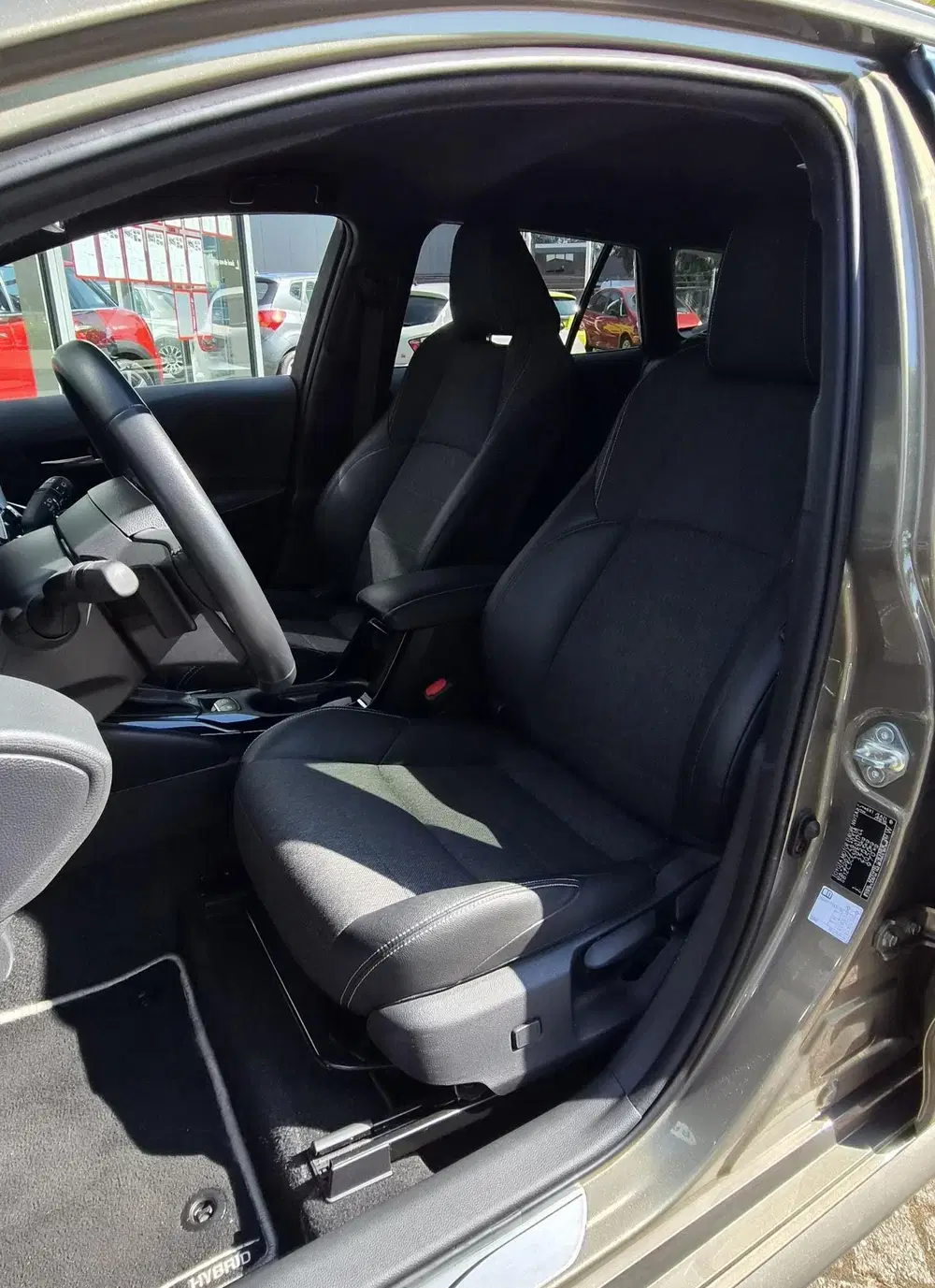 Toyota Corolla 2.0 Hybrid Business Plus uit 2024, foto 15