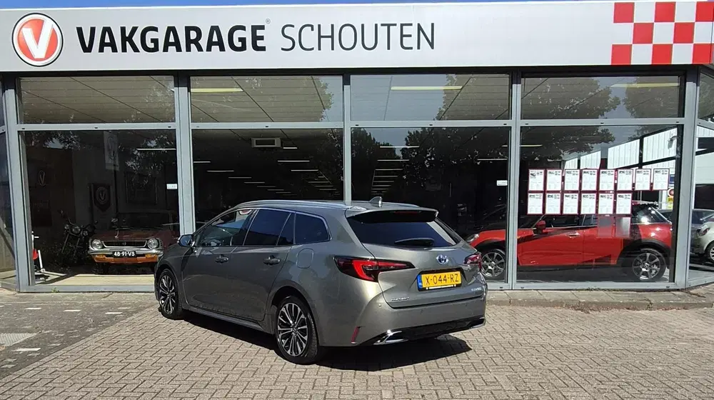 Toyota Corolla 2.0 Hybrid Business Plus uit 2024, foto 5