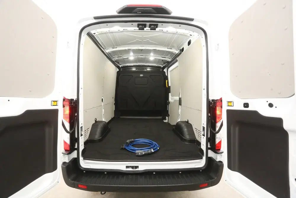 Ford Transit 68 kWh L2H2 uit 2024, foto 3