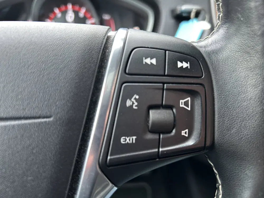 Volvo V40 1.5 T3 Polar+ Sport R design Panodak navi uit 2019, foto 15