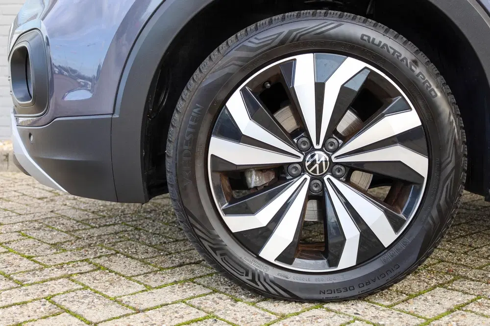 Volkswagen T-Cross 1.0 TSI 110pk DSG Life uit 2022, foto 14