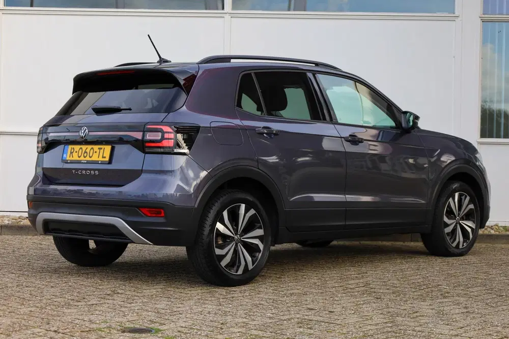 Volkswagen T-Cross 1.0 TSI 110pk DSG Life uit 2022, foto 2