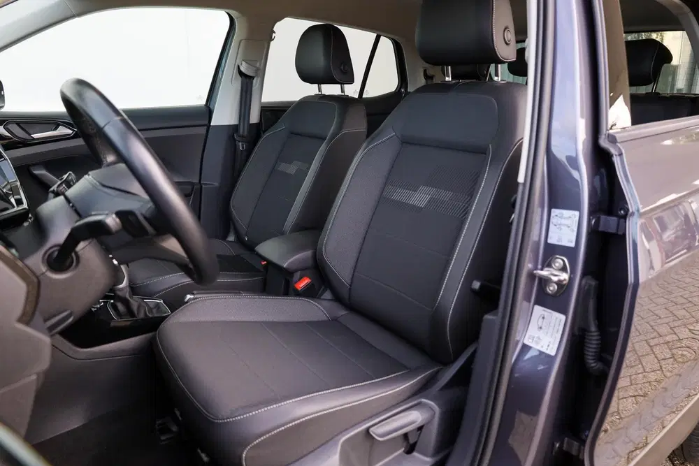 Volkswagen T-Cross 1.0 TSI 110pk DSG Life uit 2022, foto 4