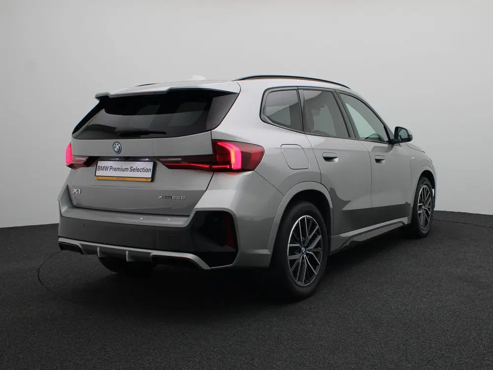 BMW X1 xDrive25e M Sportpakket uit 2025, foto 2