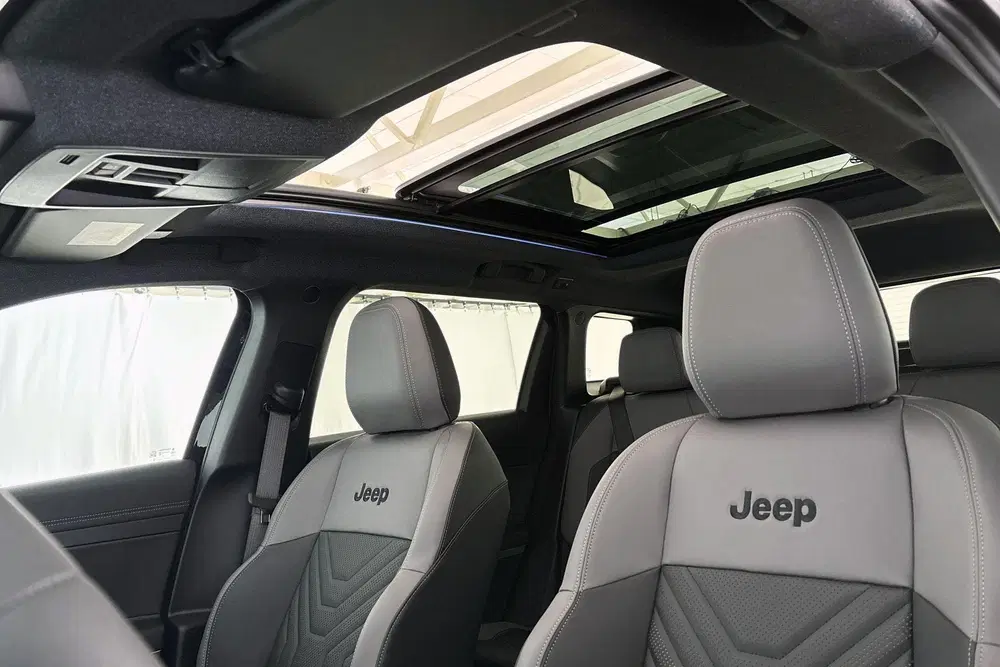 Jeep Compass 1.2 e-Hybrid Summit uit 2026, foto 8