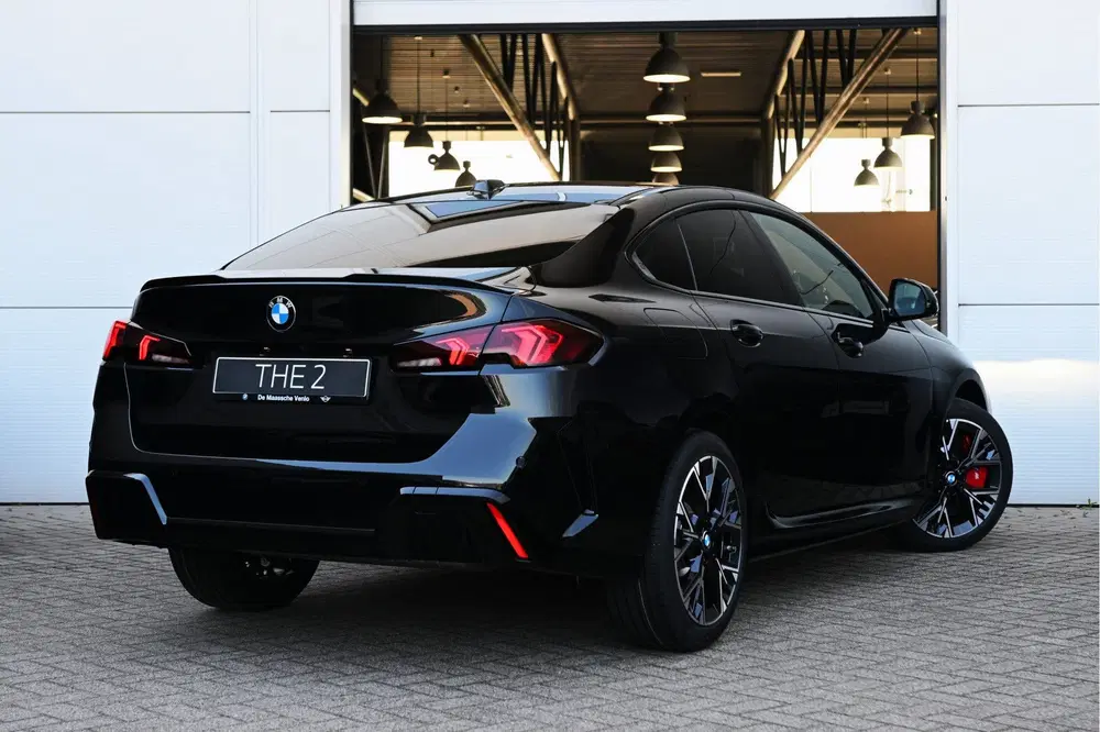 BMW 2-serie Coupé 220 M Sport Automaat uit 2026, foto 2
