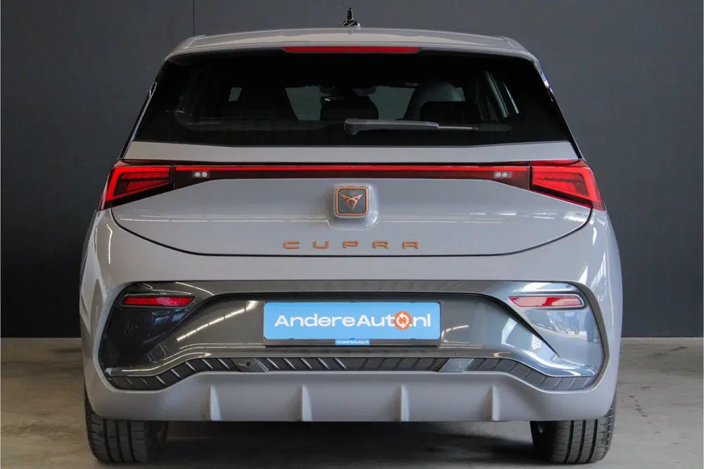 Cupra Born E-Boost 63 kWh 231pk uit 2024, foto 10