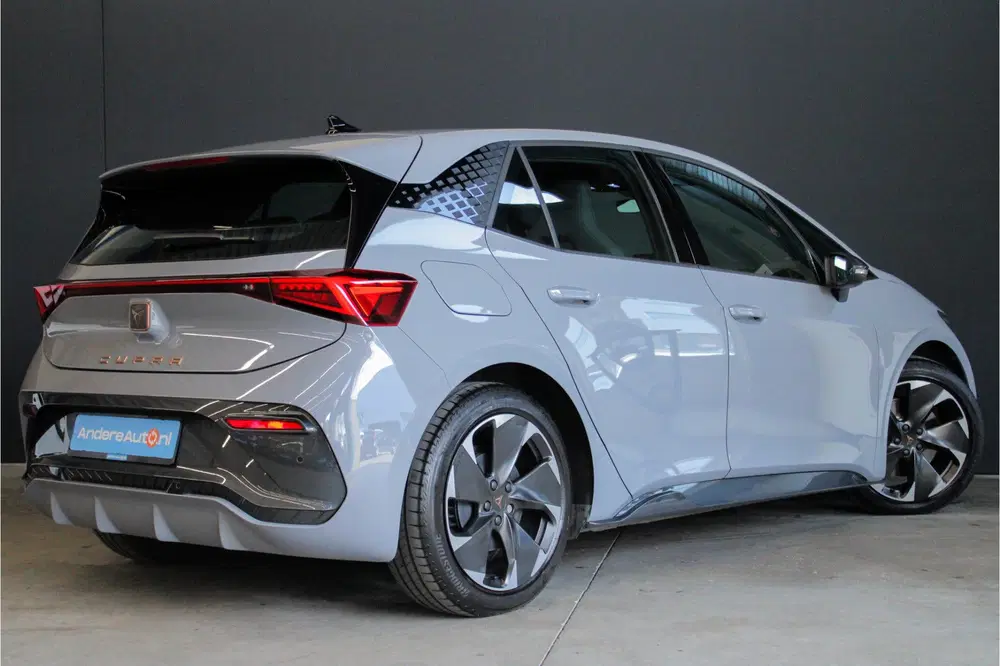 Cupra Born E-Boost 63 kWh 231pk uit 2024, foto 2