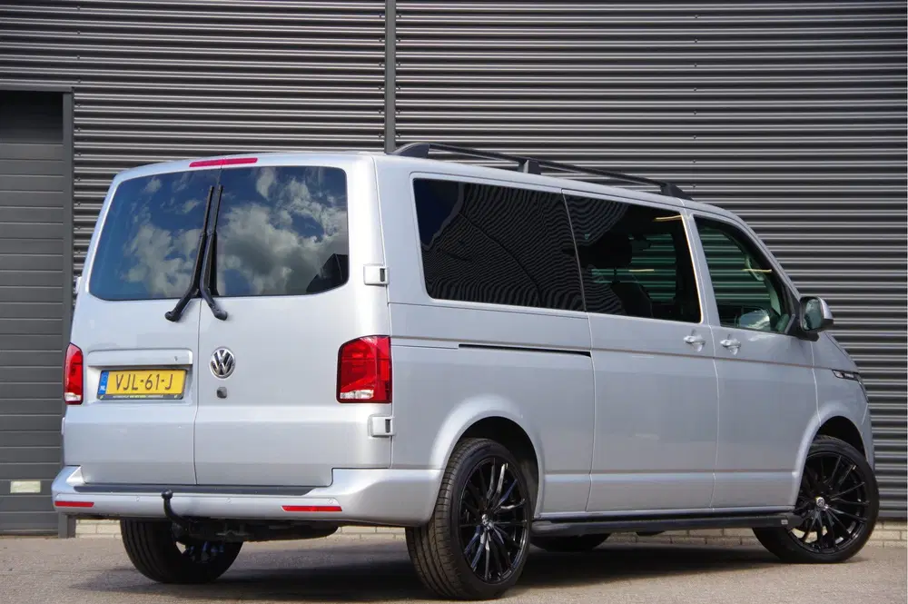 Volkswagen Transporter 2.0 TDI L2H1 DC-5P uit 2021, foto 2