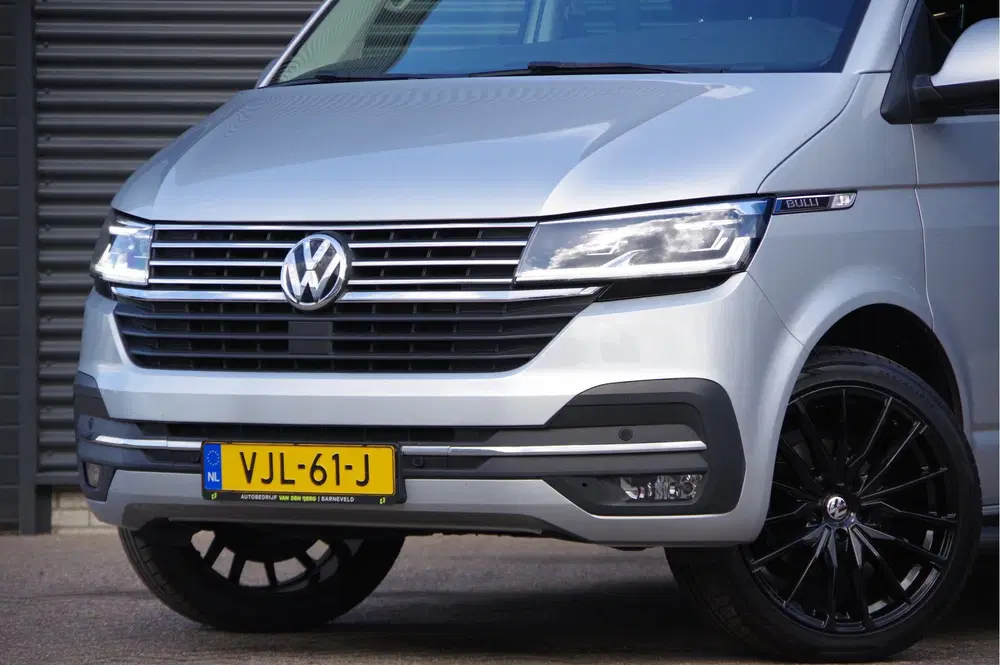 Volkswagen Transporter 2.0 TDI L2H1 DC-5P uit 2021, foto 3