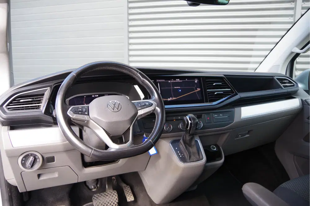 Volkswagen Transporter 2.0 TDI L2H1 DC-5P uit 2021, foto 5