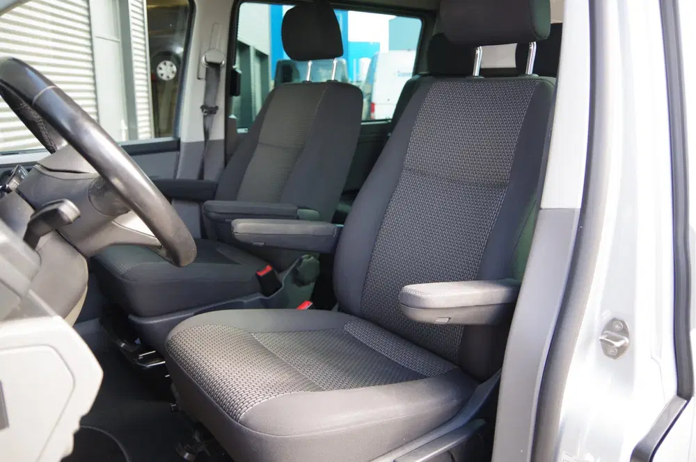 Volkswagen Transporter 2.0 TDI L2H1 DC-5P uit 2021, foto 6