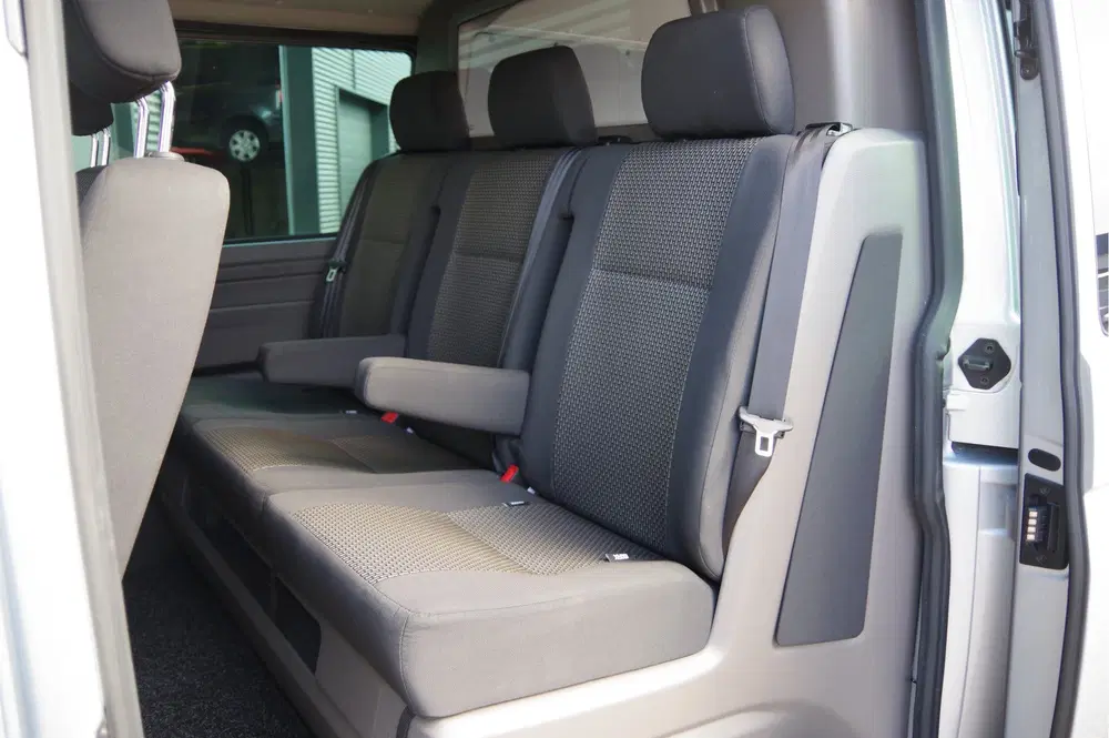 Volkswagen Transporter 2.0 TDI L2H1 DC-5P uit 2021, foto 7