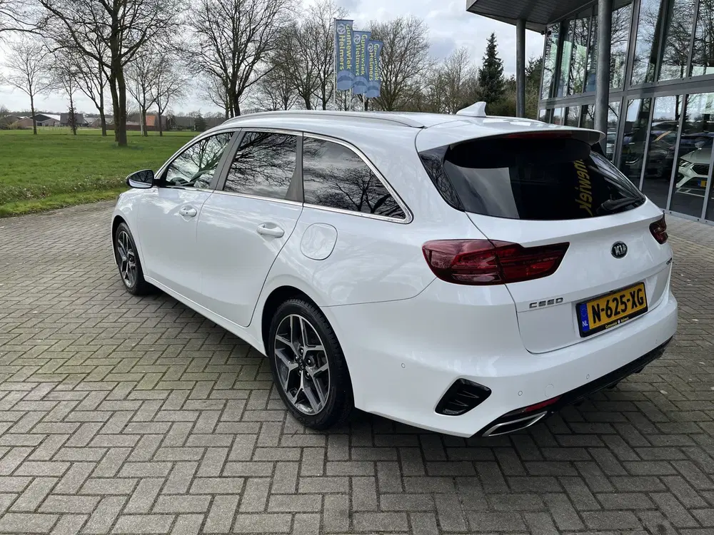Kia Ceed 1.5 T-GDi MHEV GT-Line Edition uit 2022, foto 3