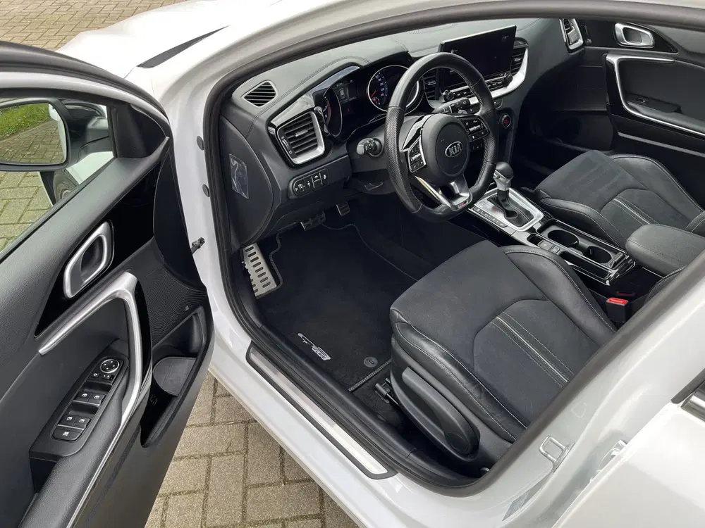 Kia Ceed 1.5 T-GDi MHEV GT-Line Edition uit 2022, foto 4