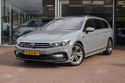 Volkswagen Passat 1.5 TSI R-Line Business + Panodak uit 2022