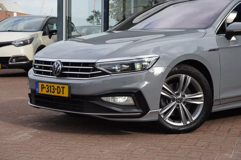 Volkswagen Passat 1.5 TSI R-Line Business + Panodak uit 2022, foto 10