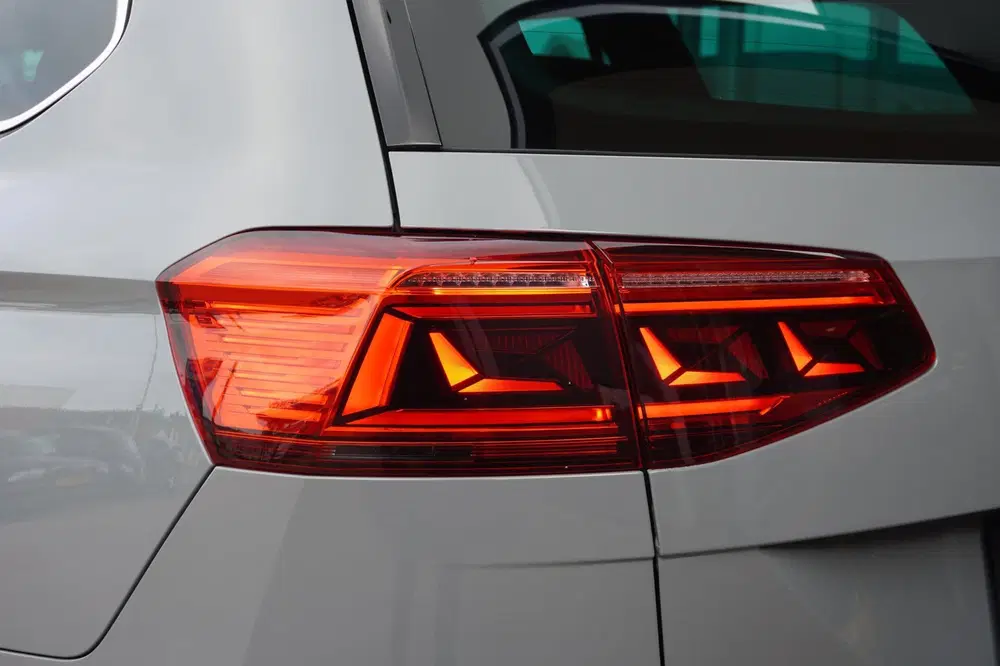 Volkswagen Passat 1.5 TSI R-Line Business + Panodak uit 2022, foto 11
