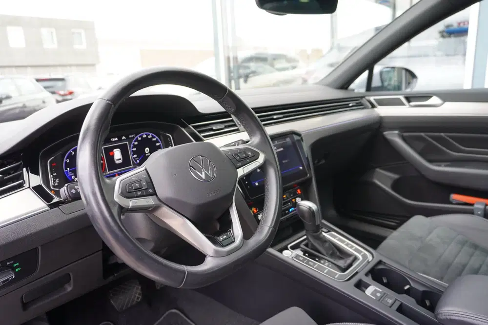 Volkswagen Passat 1.5 TSI R-Line Business + Panodak uit 2022, foto 12