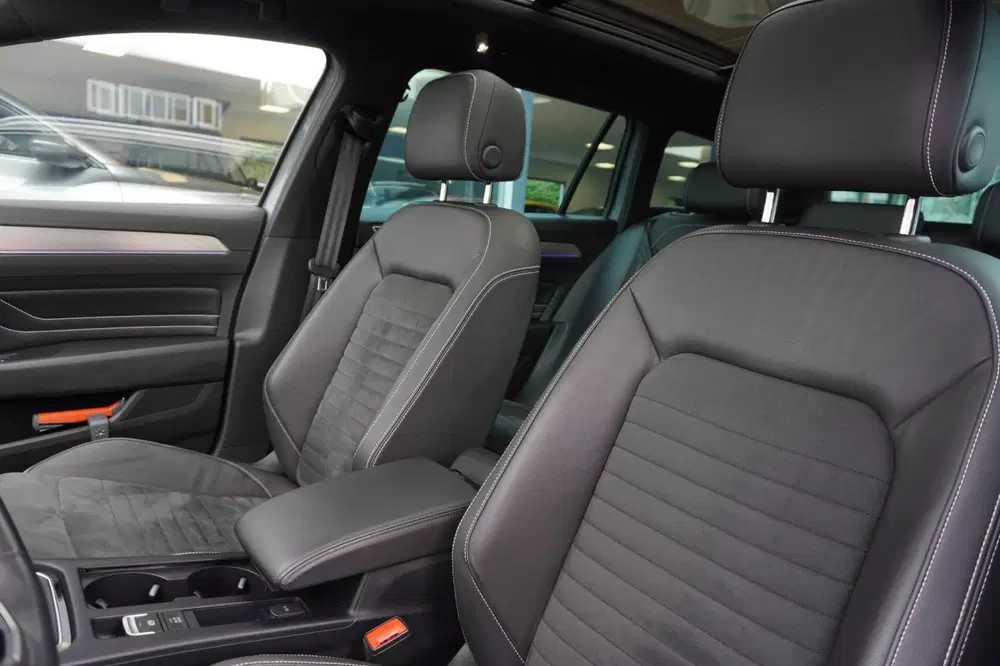 Volkswagen Passat 1.5 TSI R-Line Business + Panodak uit 2022, foto 13