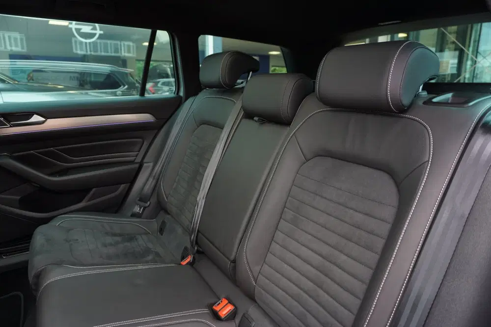 Volkswagen Passat 1.5 TSI R-Line Business + Panodak uit 2022, foto 14