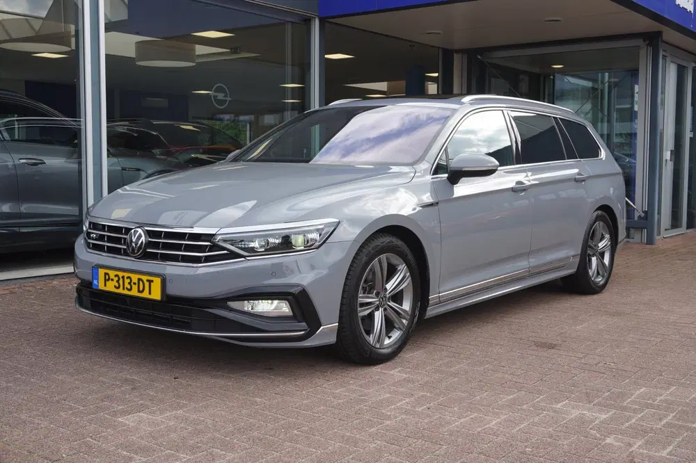 Volkswagen Passat 1.5 TSI R-Line Business + Panodak uit 2022, foto 5