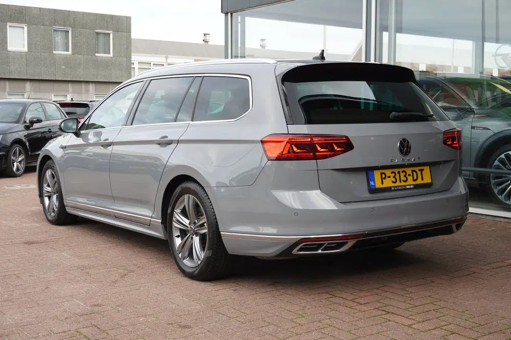 Volkswagen Passat 1.5 TSI R-Line Business + Panodak uit 2022, foto 6