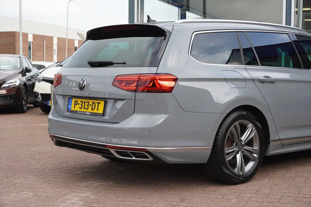 Volkswagen Passat 1.5 TSI R-Line Business + Panodak uit 2022, foto 7
