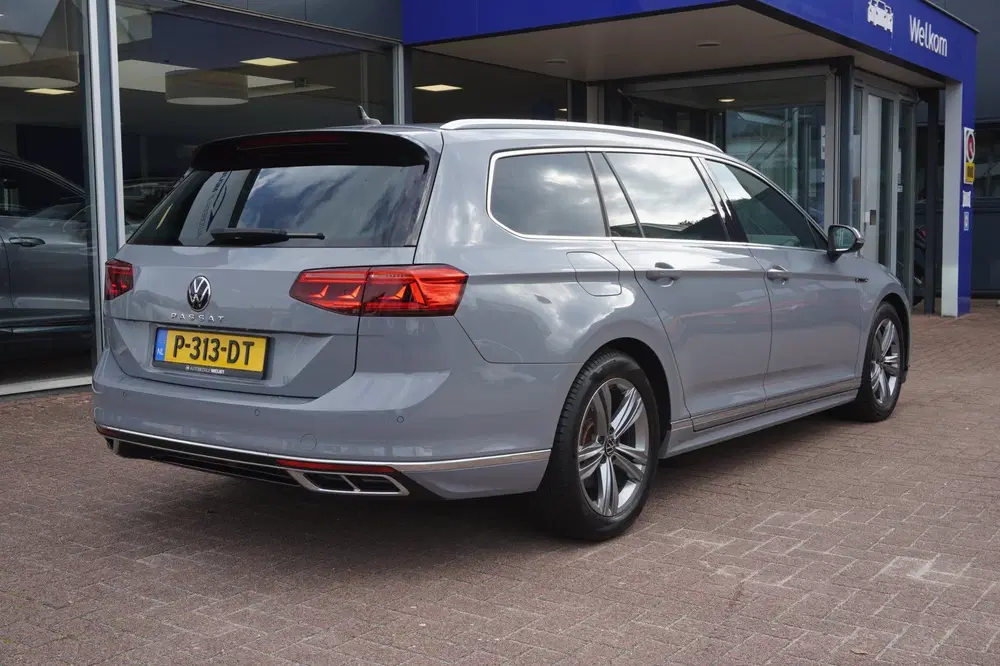 Volkswagen Passat 1.5 TSI R-Line Business + Panodak uit 2022, foto 8
