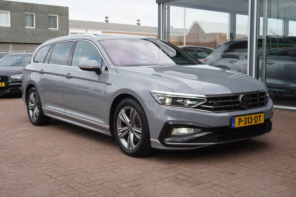 Volkswagen Passat 1.5 TSI R-Line Business + Panodak uit 2022, foto 9
